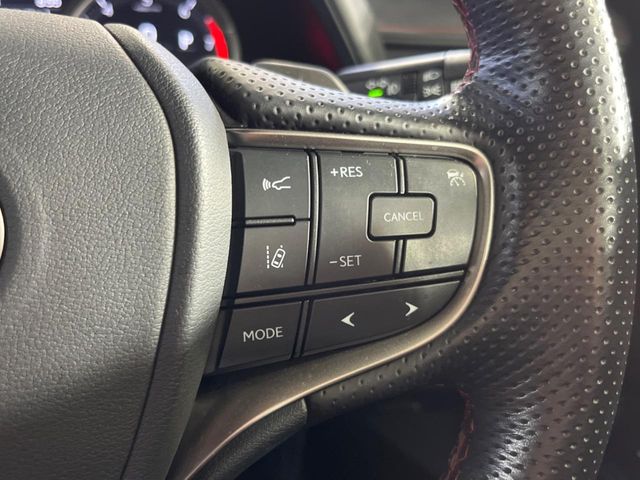 Lexus UX 8