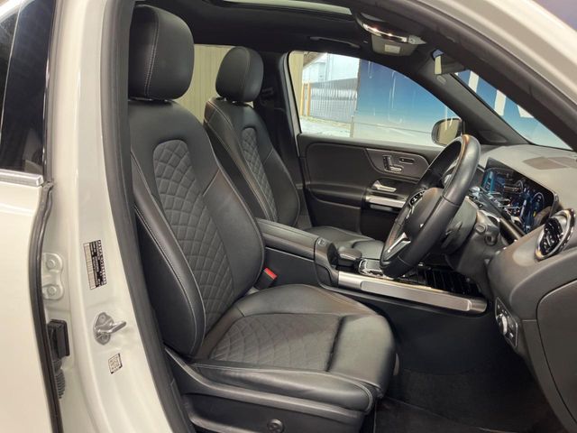 Mercedes-Benz GLB 9