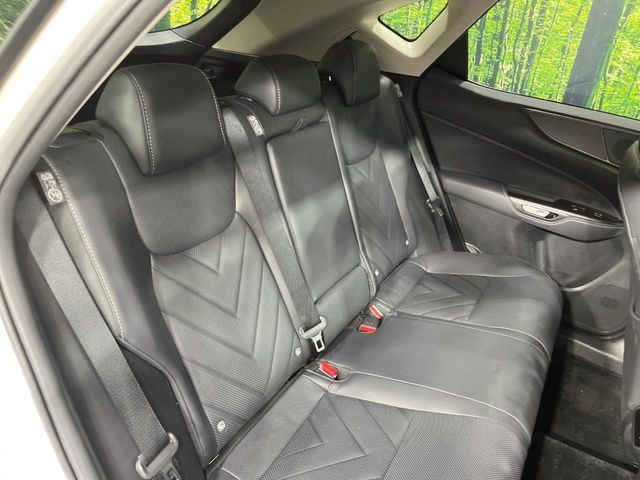 Lexus NX 9