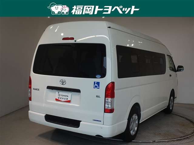 Toyota Hiace Commuter 3