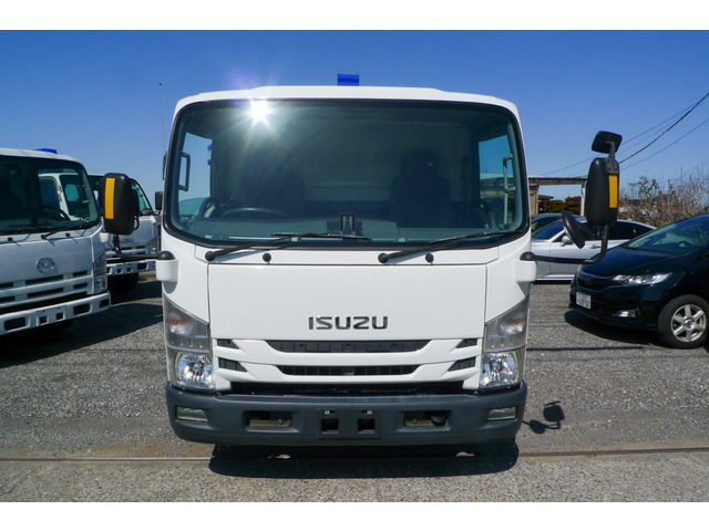 Isuzu Elf 4