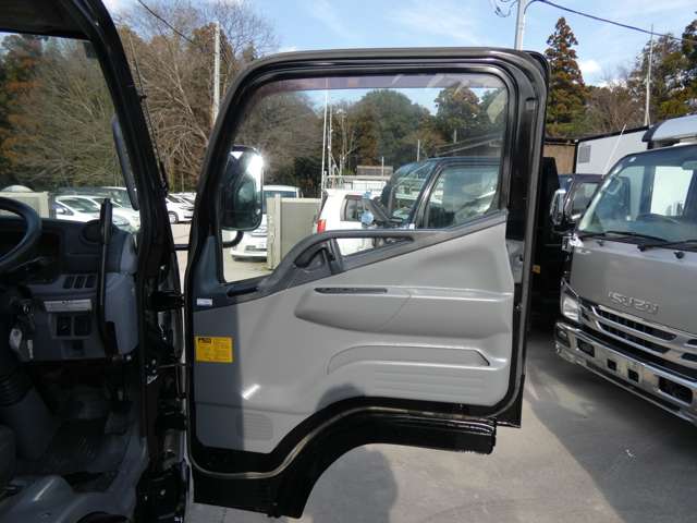Mitsubishi Fuso Canter 10