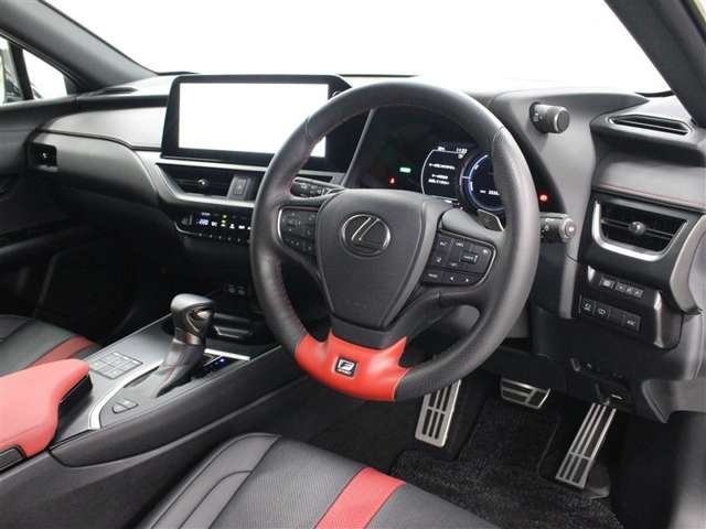 Lexus UX 6