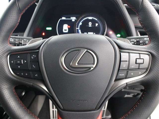 Lexus UX 9