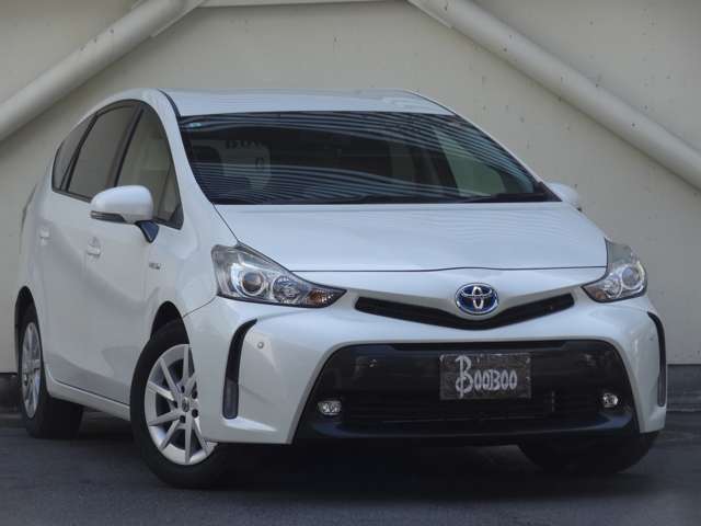 Toyota Prius α 4