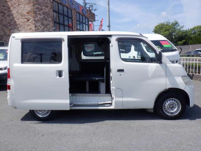 Toyota Town Ace Van 12