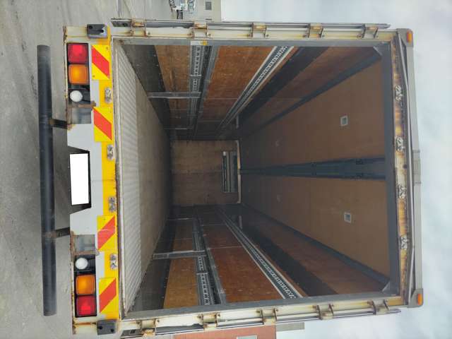 Mitsubishi Fuso Super Great 12