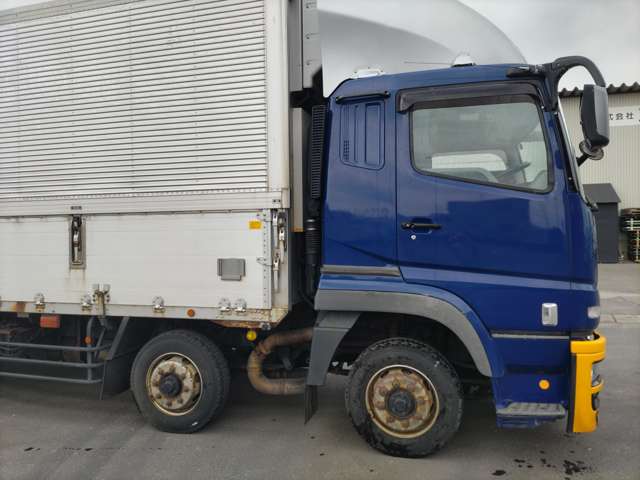 Mitsubishi Fuso Super Great 3