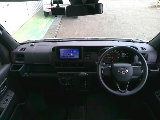 Daihatsu Hijet Cargo 2