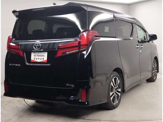 Toyota Alphard 3
