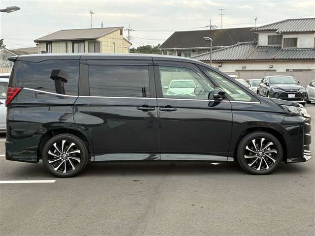 Toyota Noah 6