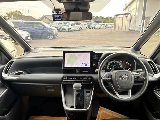 Toyota Noah 7