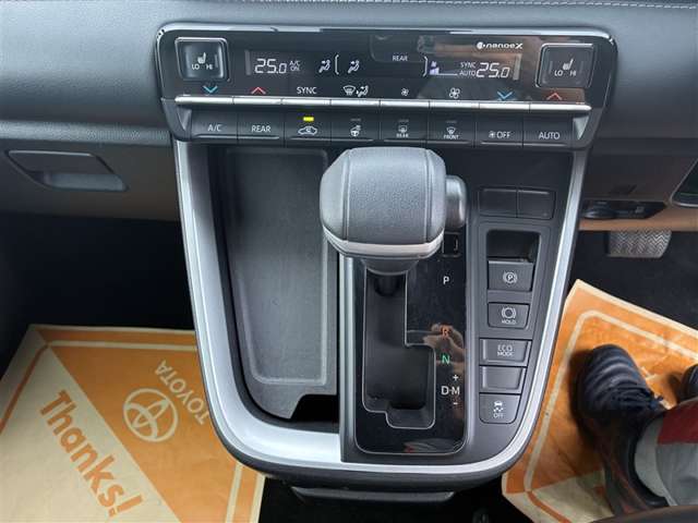 Toyota Noah 10