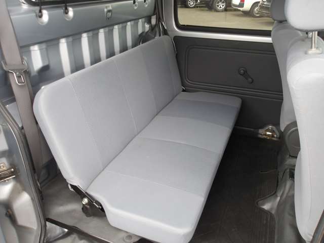 Daihatsu Hijet Deck Van 11