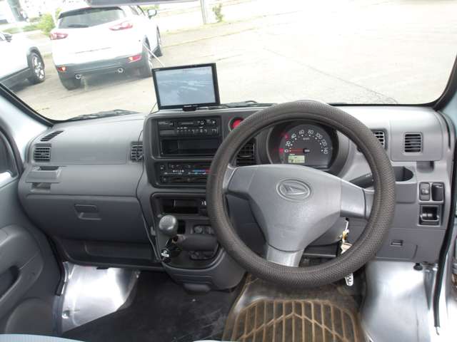 Daihatsu Hijet Deck Van 12
