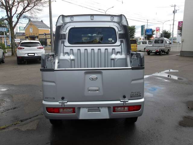 Daihatsu Hijet Deck Van 6