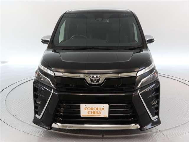 Toyota Voxy 2