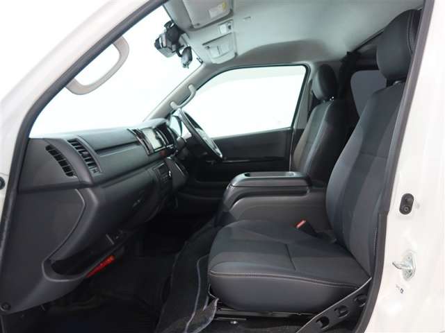 Toyota Hiace Van 11