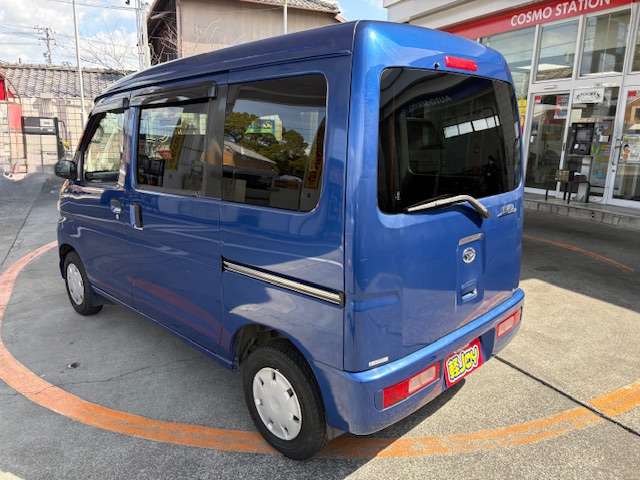 Daihatsu Hijet Cargo 5