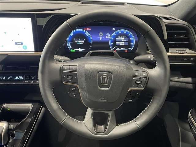 Toyota Crown Crossover 10