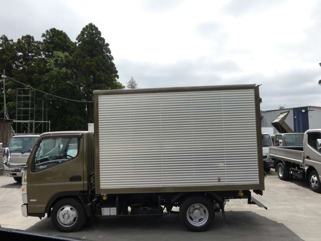 Mitsubishi Fuso Canter 9
