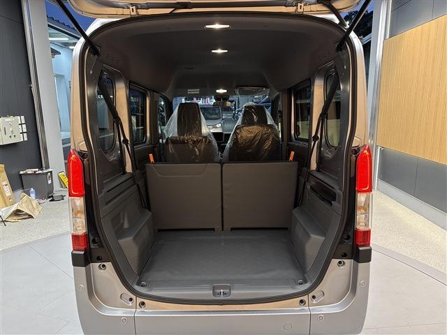 Honda N-VAN 12