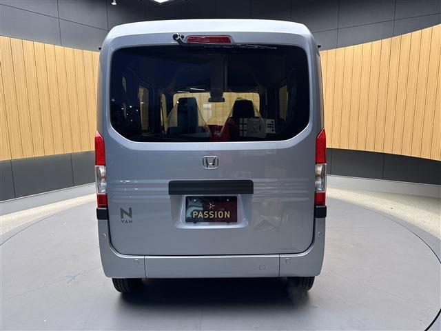 Honda N-VAN 10
