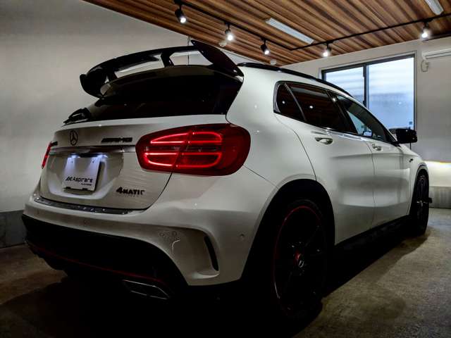 Mercedes-Benz GLA-Class 12