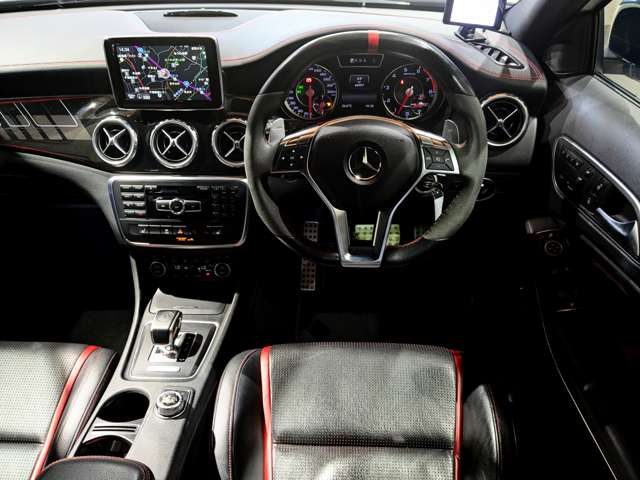 Mercedes-Benz GLA-Class 2