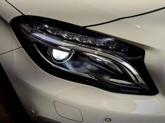 Mercedes-Benz GLA-Class 8
