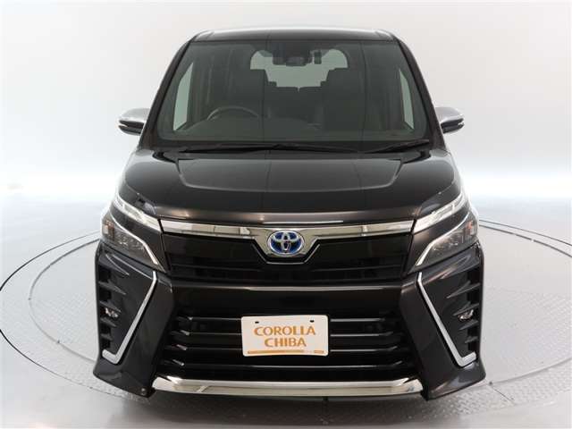Toyota Voxy 2