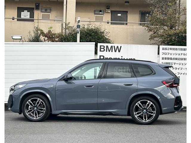 BMW iX1 10