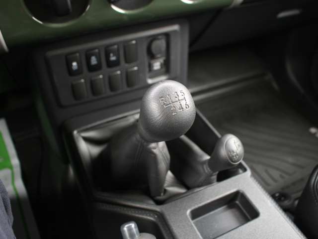 Toyota FJ Cruiser 4