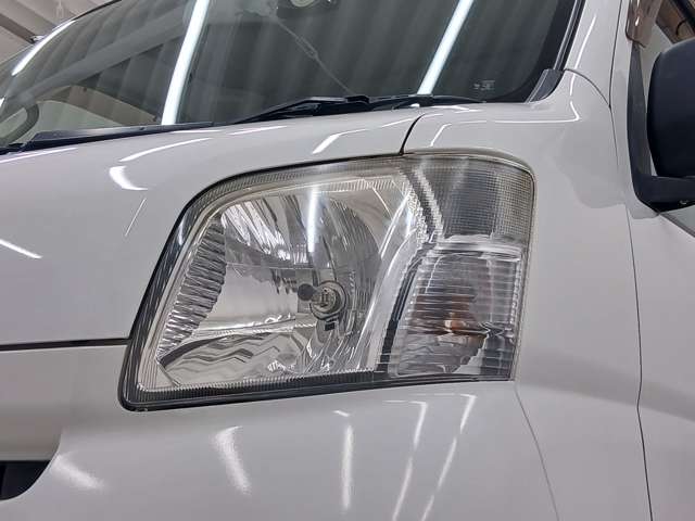 Daihatsu Hijet Cargo 10
