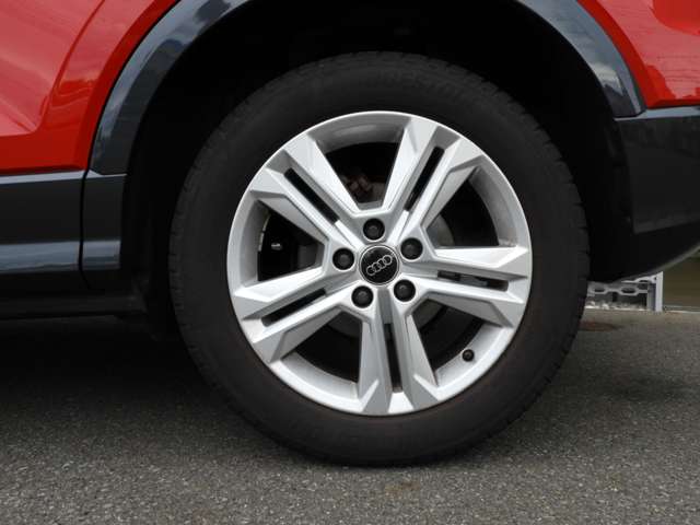 Audi Q2 8