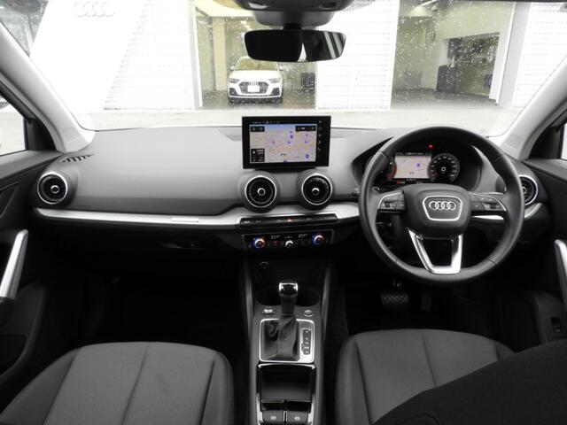 Audi Q2 11