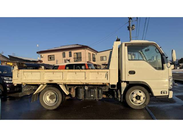 Isuzu Elf 7