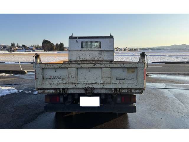 Isuzu Elf 9