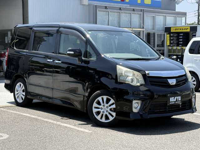 Toyota Noah 8