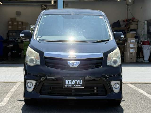 Toyota Noah 9