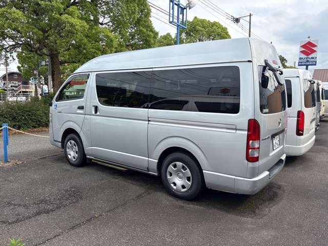 Toyota Hiace Van 3