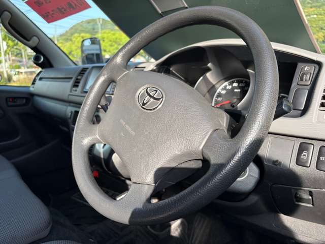 Toyota Hiace Van 10