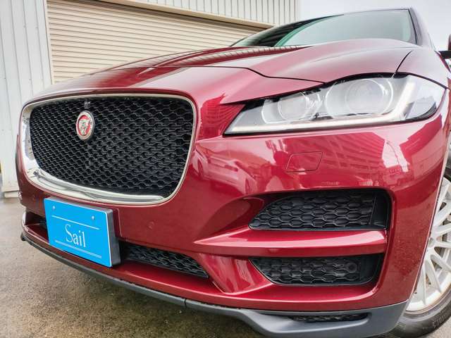 Jaguar F-Pace 10