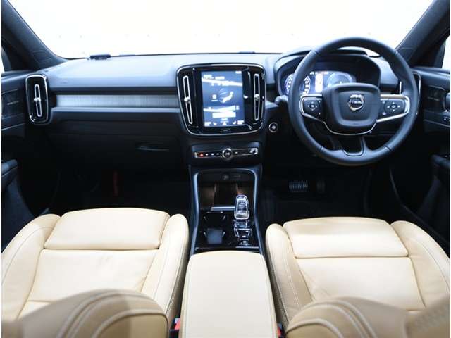 Volvo XC40 6