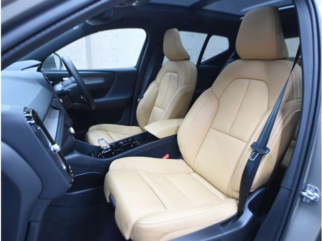 Volvo XC40 8