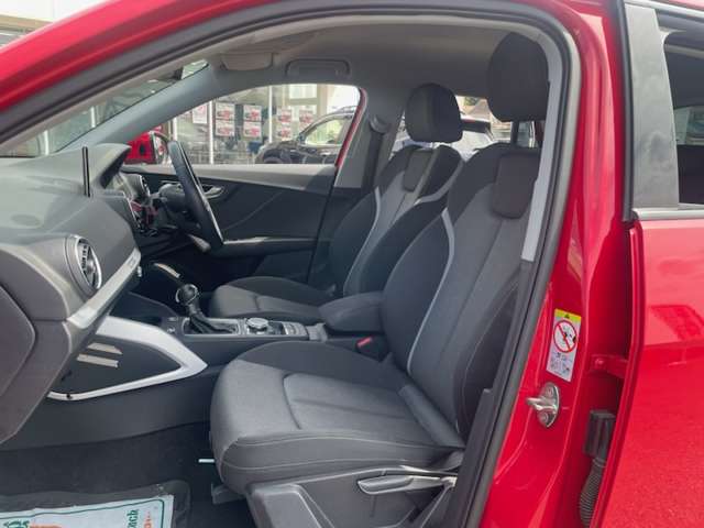 Audi Q2 8