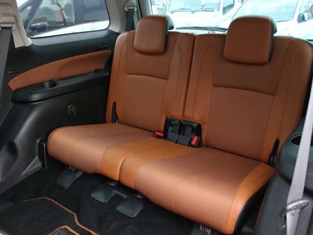 Subaru Exiga Crossover7 12
