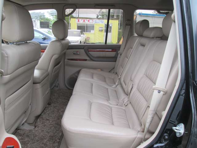 Toyota Land Cruiser Cygnus 12