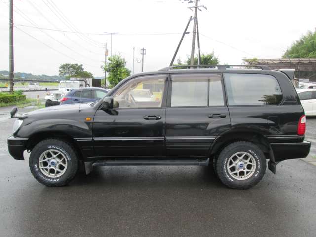 Toyota Land Cruiser Cygnus 4