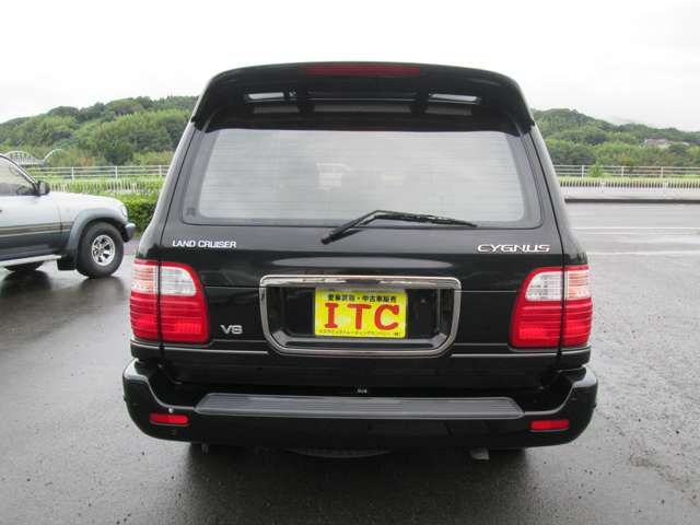 Toyota Land Cruiser Cygnus 6